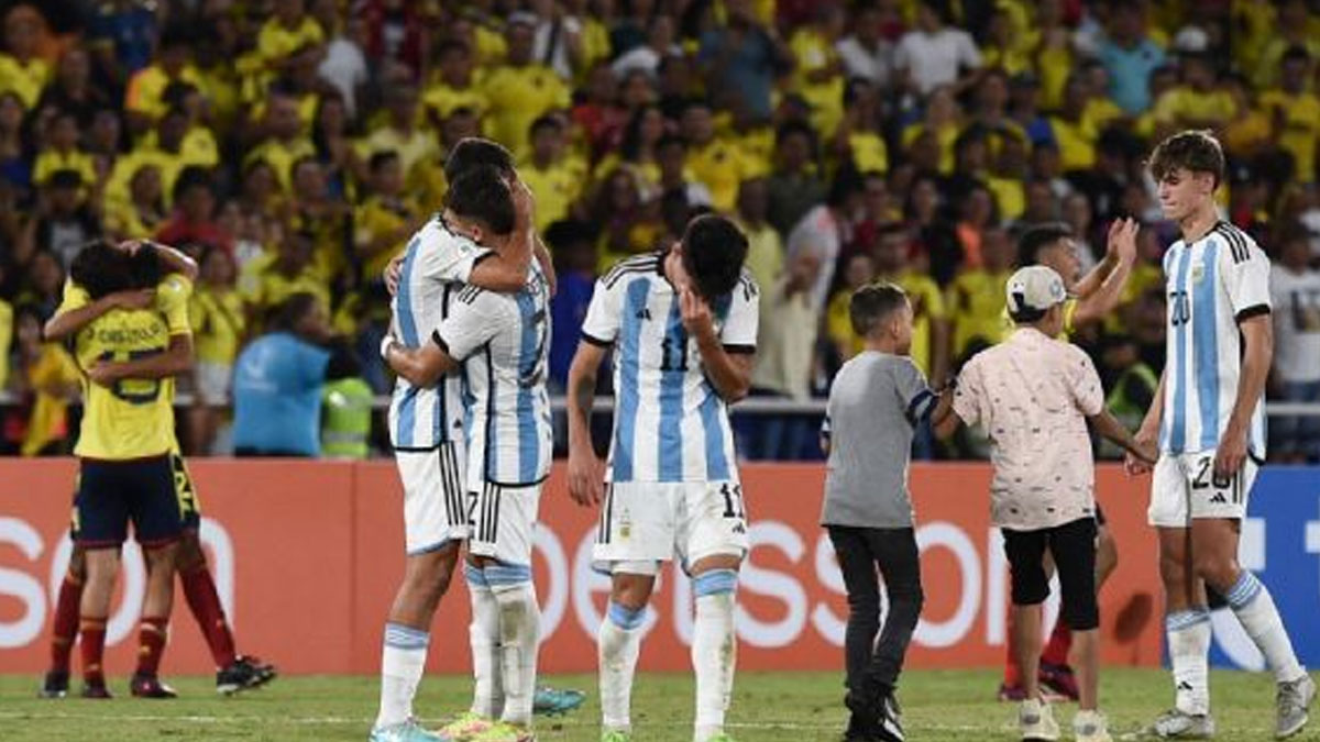 বিশ্বকাপ জেতার এক মাস পরেই লজ্জার মুখে মেসির দেশ