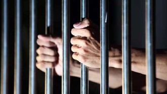 স্পে‌নে কারাগারে আটক ৫ বাংলা‌দে‌শিকে দ্রুত মু‌ক্তি দেওয়ার অনুরোধ