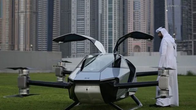 বাজারে আসছে উড়ন্ত গাড়ি