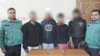 সিলেটে চার ‘ডাকাতকে’ গণধোলাই দিয়ে পুলিশে সোপর্দ