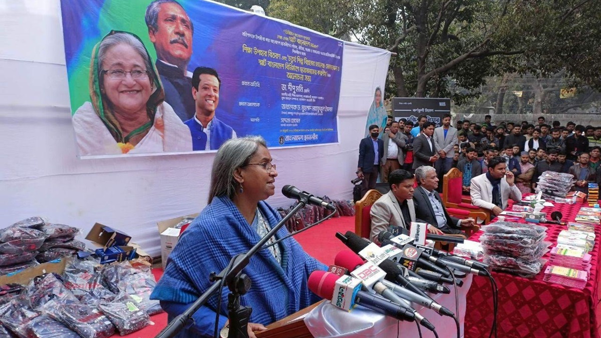 পাঠ্য বইয়ের ভুল নিয়ে যা বললেন শিক্ষামন্ত্রী