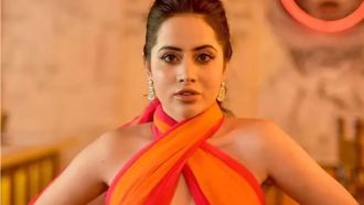 বিজেপি নেত্রীর বিরুদ্ধে ‘যুদ্ধ ঘোষণা’ উরফির