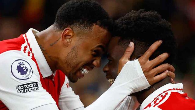 শেষ মুহূর্তের গোলে ম্যান ইউকে হারালো আর্সেনাল