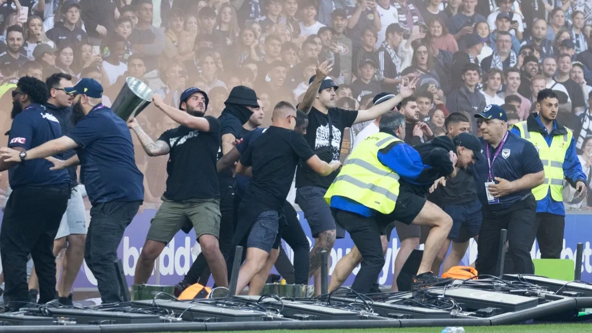 সমর্থকদের কারণে বিরাট ক্ষতির মুখে ফুটবল ক্লাব