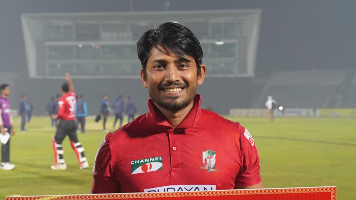 ‘আমি ওয়ানডে-টেস্টে সেঞ্চুরির জন্য নামি, এটা সত্যি’