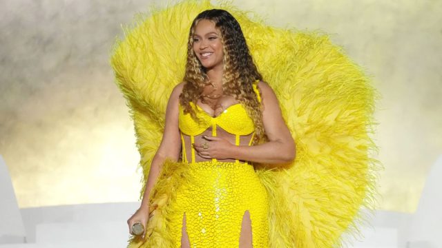 এক কনসার্টে ২৫৩ কোটি টাকা