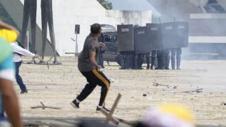 ব্রাজিলে শীর্ষ সরকারি কর্মকর্তাদের গ্রেপ্তারের নির্দেশ