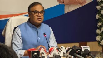 যে কারণে মেয়েদের দ্রুত বিয়ে করে মা হতে বললেন আসামের মন্ত্রী