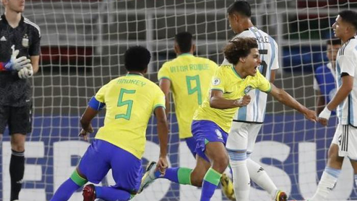 গ্রুপ চ্যাম্পিয়ন হয়ে ফাইনাল রাউন্ডে ব্রাজিল