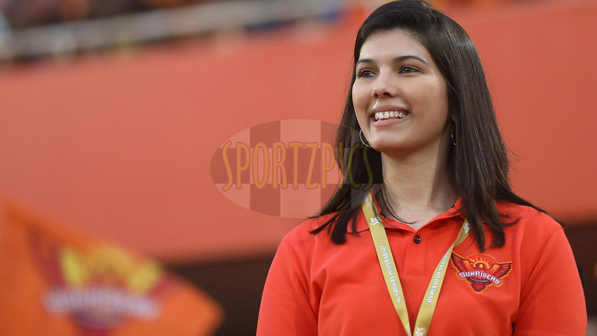 ক্রিকেট মাঠেই বিয়ের প্রস্তাব সানরাইজার্সের মালিককে!