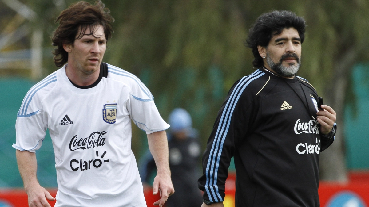 ম্যারাডোনা নাকি মেসি কে সেরা জানালেন স্কালোনি