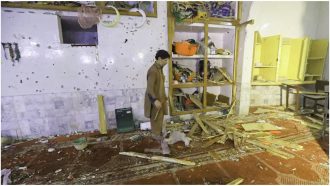 পাকিস্তানে মসজিদে বিস্ফোরণে নিহত ২৮