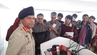 ‘সিভিল প্রশাসন আগের চেয়ে সেনাবাহিনীর সঙ্গে অনেক বন্ধুত্বপূর্ণ’