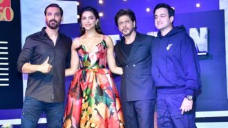 ‘বেশরম’ বিতর্কে প্রথমবার মুখ খুললেন শাহরুখ