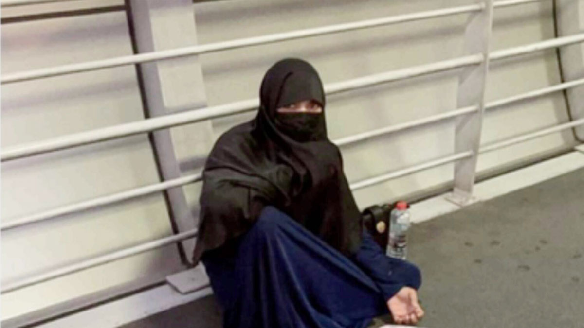 আমিরাতে ভিক্ষা করতে গিয়ে গ্রেপ্তার নারী, জব্দ দামি গাড়ি-অর্থ