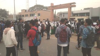 গোলাপগঞ্জের শিক্ষার্থীদের বিক্ষোভ মুক্ত করলো শিক্ষককে