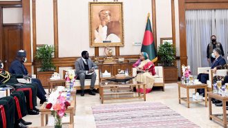 গাম্বিয়ার সঙ্গে যৌথভাবে সেনা মোতায়েনে সম্মত বাংলাদেশ