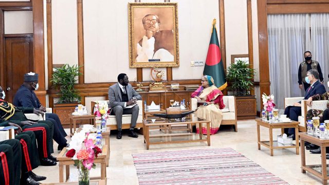 গাম্বিয়ার সঙ্গে যৌথভাবে সেনা মোতায়েনে সম্মত বাংলাদেশ