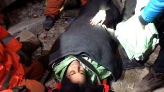 ধ্বংসস্তূপের নিচ থেকে ৬২ ঘণ্টা পর ২ নারীকে জীবিত উদ্ধার