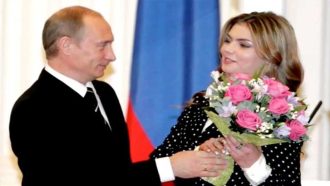 পুতিনের ‘সাবেক প্রেমিকার’ ওপর যুক্তরাজ্যের নিষেধাজ্ঞা