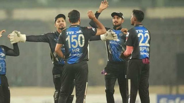 বরিশালকে বিদায় করে ‘সেমিফাইনালে’ রংপুর