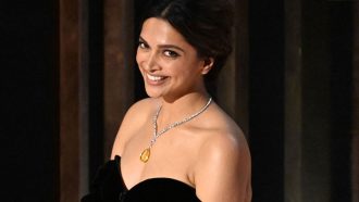 অস্কারের মঞ্চে বিতর্কও হলো দীপিকাকে নিয়ে