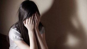 পর্যটন স্পটে দুই বন্ধুকে নিয়ে প্রেমিকাকে ‘ধর্ষণ’ করলেন প্রেমিক!