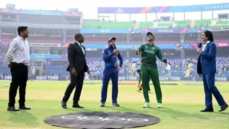 টস জিতে বোলিংয়ে বাংলাদেশ, একাদশে তানজিম সাকিব