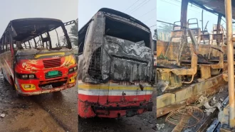 পুলিশ বক্সের পাশে দাঁড়িয়ে ছিল বাস, আগুন দিল দুর্বৃত্তরা
