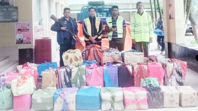 কোম্পানীগঞ্জে ট্রাক ভর্তি মদের চালান আটক
