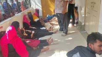 ভূমিকম্পের সময় আতঙ্কে নিচে নামতে গিয়ে ২ শতাধিক পোশাক শ্রমিক আহত