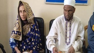 কারাগারে প্রেমিকের সঙ্গে বিয়ে!