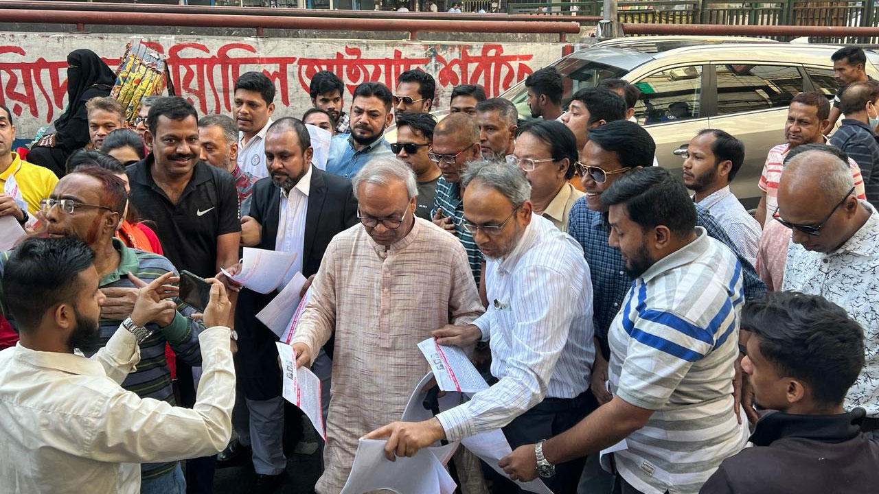 কুইক রেন্টালের কারণে সরকার বিদ্যুৎ-গ্যাসের দাম বাড়াচ্ছে : রিজভী