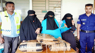 হবিগঞ্জে গাঁজা নিয়ে তিন নারী সহ আটক ৪