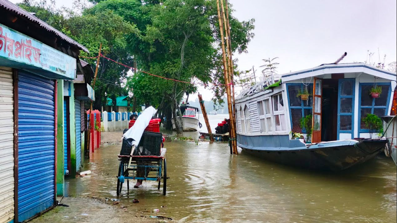 সুনামগঞ্জে ফের বাড়ছে নদ-নদীর পানি, বন্যার শঙ্কা