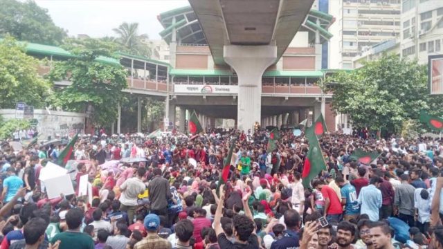 কোটাবিরোধী আন্দোলন: রোববার দেশের সব কলেজ-বিশ্ববিদ্যালয়ে ক্লাস ও পরীক্ষা বর্জনের ঘোষণা