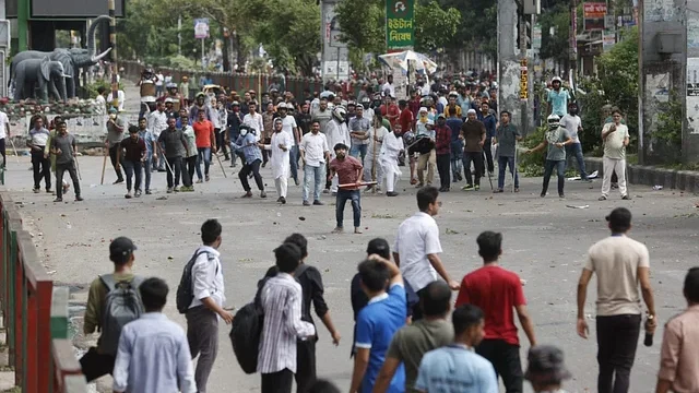কোটা সংস্কার আন্দোলন :ছাত্রলীগ–পুলিশের সঙ্গে আন্দোলনকারীদের সংঘর্ষে নিহত ৫
