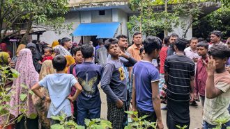 ডাকাতি করতে এসে প্রবাসীর স্ত্রীকে হত্যা