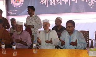 বিয়ানীবাজারে গোলাবশাহ যুব সংঘ’র উদ্যোগে ইমাম-মুয়াজ্জিনগনকে অর্থ সহায়তা