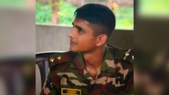 অস্ত্র উদ্ধারে গিয়ে ছুরিকাঘাতে নিহত সেনা কর্মকর্তা