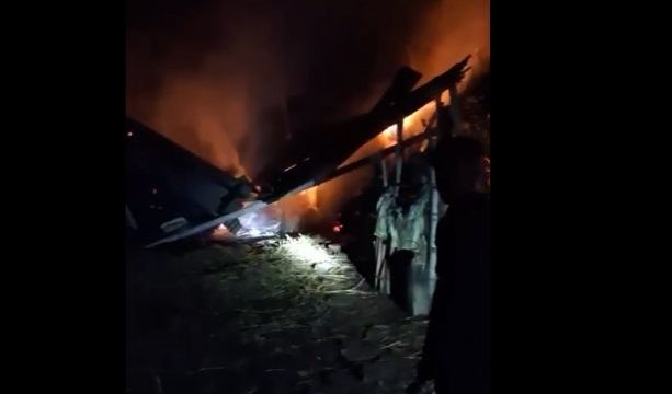 বড়লেখায় আগুনে পুড়ল প্রবাসীর বাড়ির গোয়ালঘর ও খড়ের গাদা