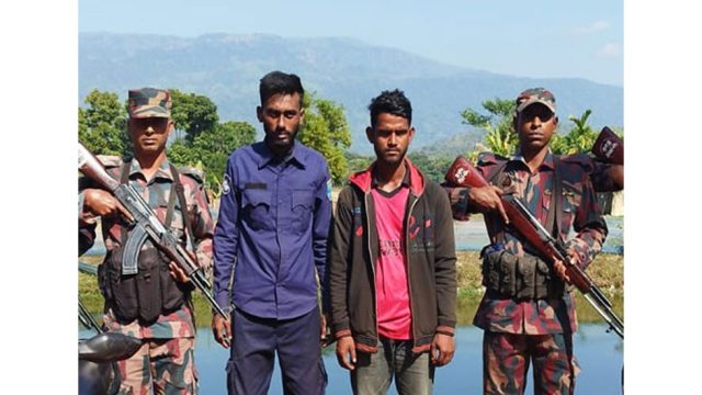 পাওনা টাকা উদ্ধারে পুলিশ বেশে সীমান্তে, অতপর…