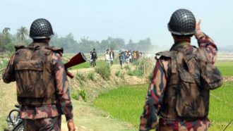 বিজিবি’র উপর হামলা করলো চোরা কারবারিরা