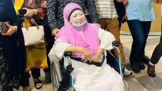 দুই দেশের ভিসা পেয়েছেন খালেদা জিয়া