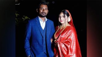 স্ত্রীকে নিয়ে বেড়াতে গিয়ে প্রাণ গেল কলেজ শিক্ষকের