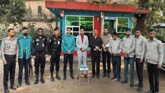 কাষ্টঘর থেকে ইয়াবাসহ মা-ছেলে আটক