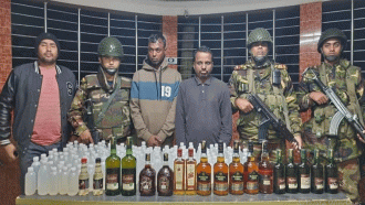 নবীগঞ্জে বিপুল পরিমাণ মদসহ গ্রেফতার দুই