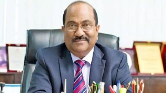 বাংলাদেশ ব্যাংকের সাবেক ডেপুটি গভর্নর এসকে সুর গ্রেফতার