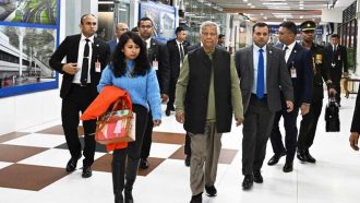 বিশ্ব অর্থনৈতিক ফোরামে যোগ দিতে সুইজারল্যান্ডের পথে ড. ইউনূস