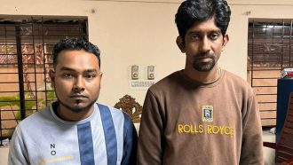 কালিঘাটে ডিবির জালে দুই শিলং তীর জুয়াড়ি